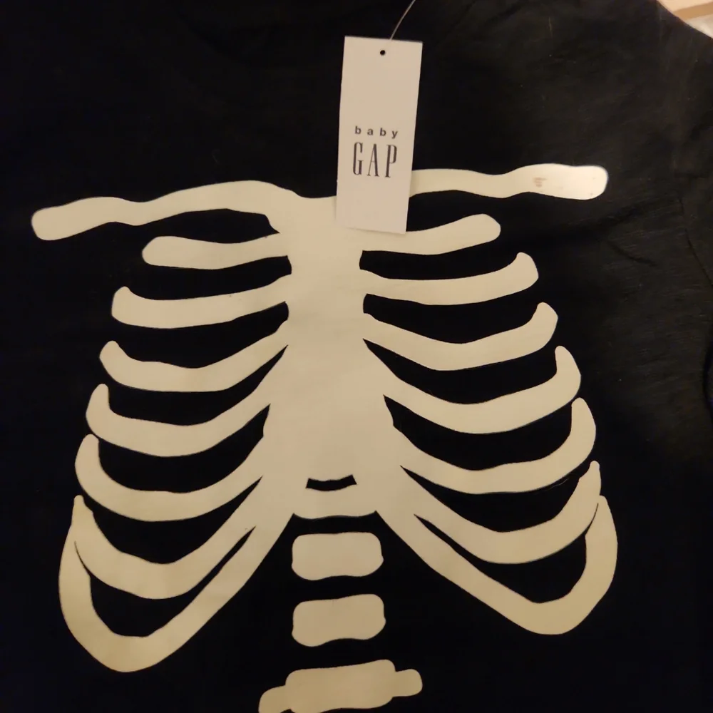 Gap Kids Skeleton Rib‎ Cage Graphic Long Sleeve T-Shirt Black Halloween 5 Years